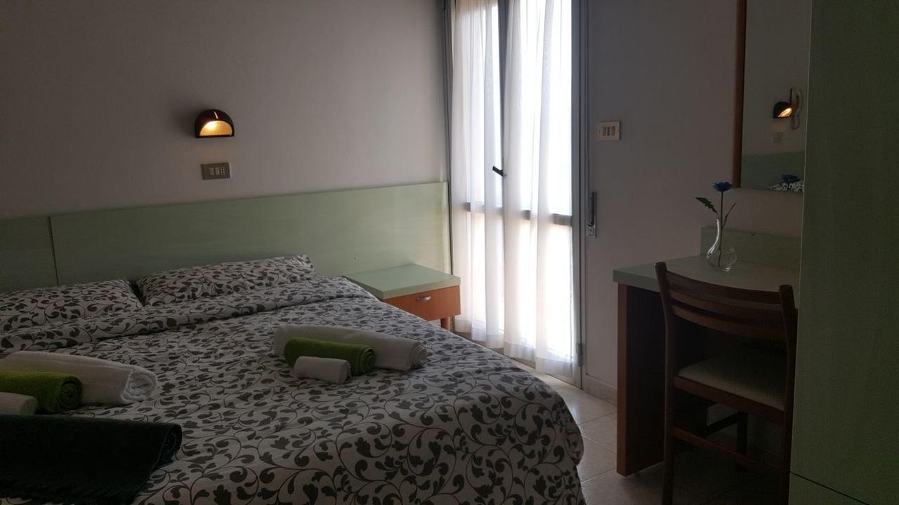 Hotel Villa Cesira Bellaria-Igea Marina Rum bild