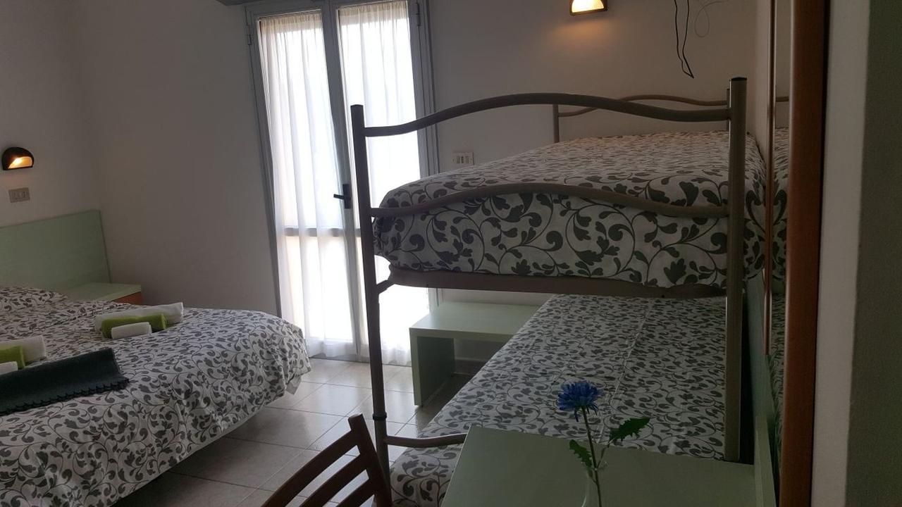 Hotel Villa Cesira Bellaria-Igea Marina Rum bild