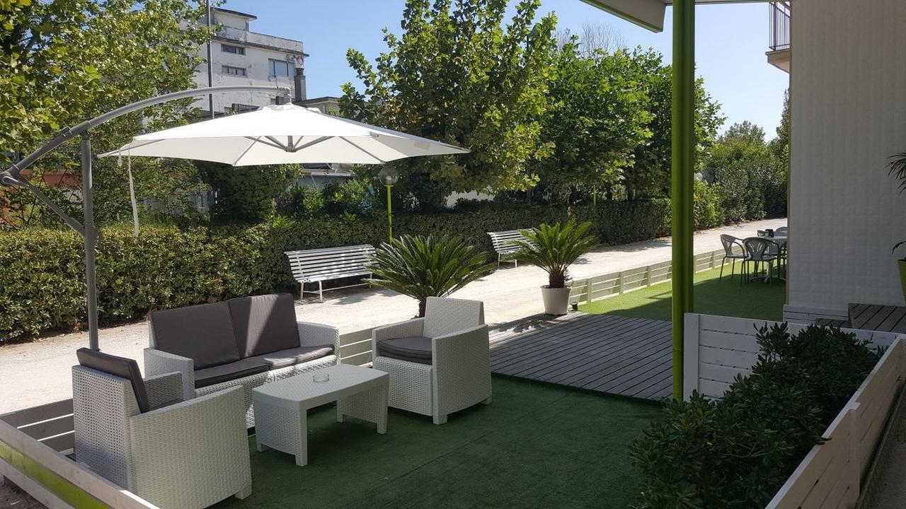 Hotel Villa Cesira Bellaria-Igea Marina Exteriör bild